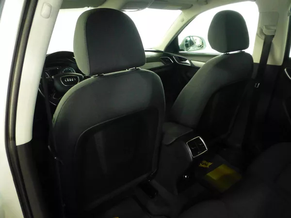 Audi Q3 - foto 18