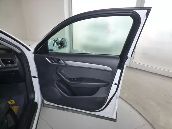 Audi Q3 - foto 20