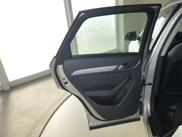 Audi Q3 2,0TSI-125KW*NAVI**PARK.S**4X4 - foto 12