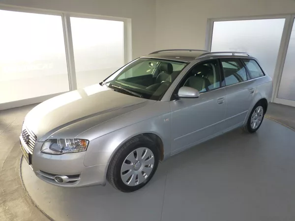 Audi A4 1,6I**DIGIKLIMA**ALU**TAŽNÉ