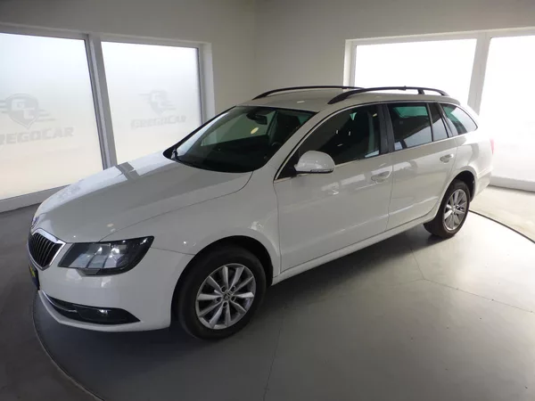 Škoda Superb 2,0TDI*NAV*PARK S*VYHŘ.S*XENON