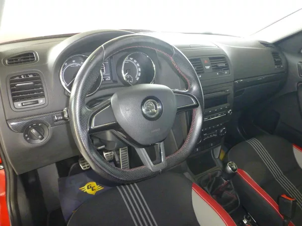 Škoda Yeti 1,2TSI*81KW*ALU*TAŽNÉ**PARK S. - foto 11