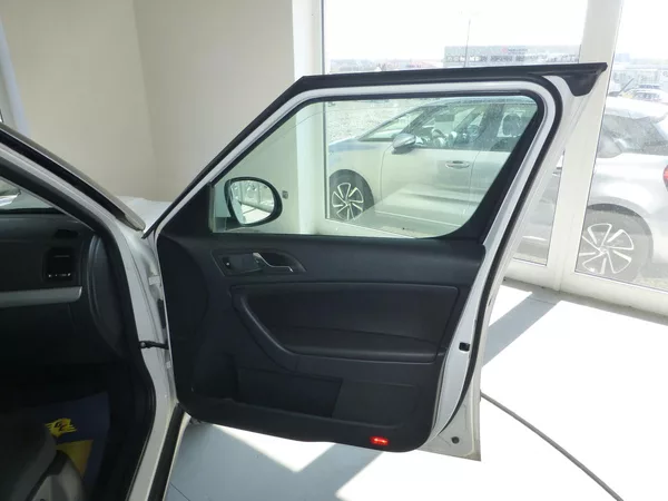 Škoda Yeti 1,2TSI*TAŽ**NAV*PARK S**XENONY - foto 13