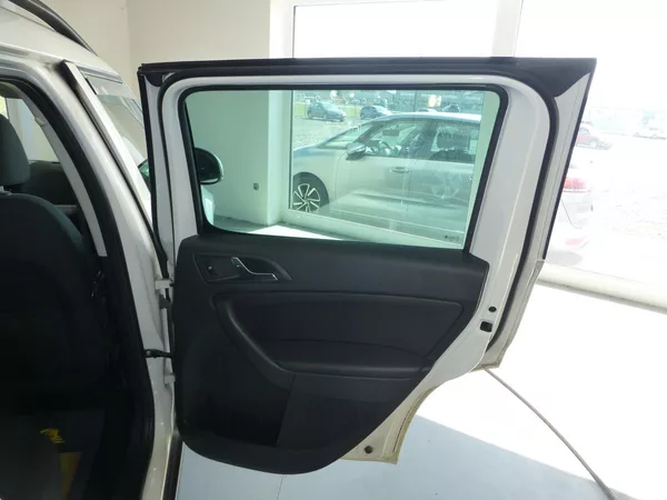 Škoda Yeti 1,2TSI*TAŽ**NAV*PARK S**XENONY - foto 16
