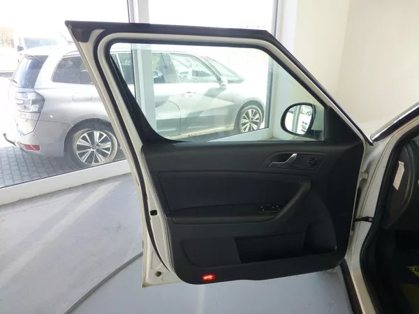 Škoda Yeti 1,2TSI*TAŽ**NAV*PARK S**XENONY - foto 7