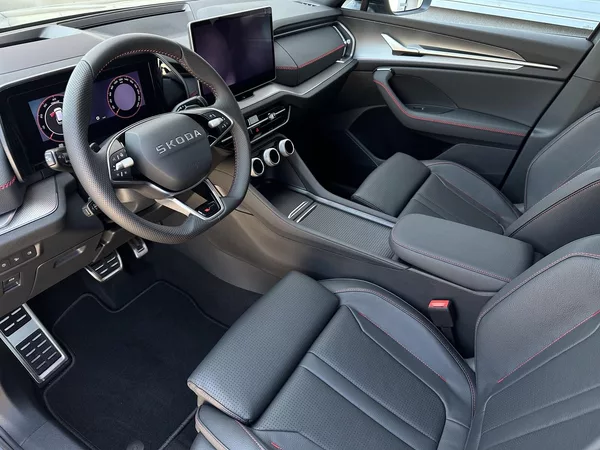 Škoda Fabia 1.0TSi DSG Monte Carlo 116PS B - foto 12