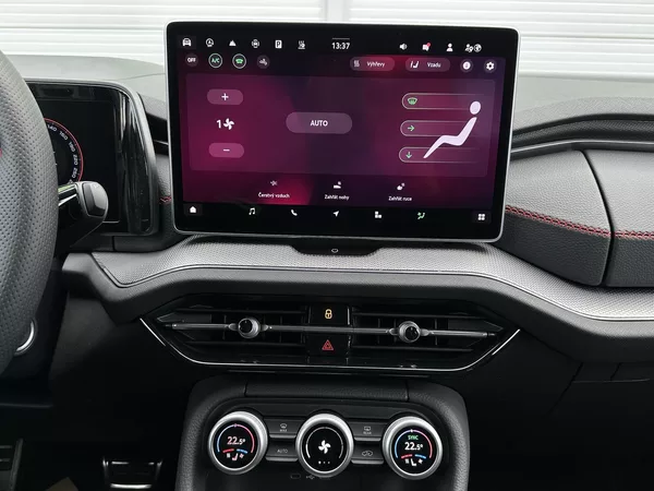 Škoda Fabia 1.0TSi DSG Monte Carlo 116PS B - foto 25