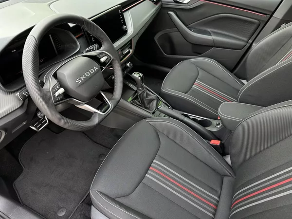 Škoda Kamiq 1.0TSi DSG Monte Carlo 116PS M - foto 13