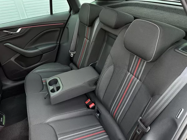 Škoda Kamiq 1.0TSi DSG Monte Carlo 116PS M - foto 39