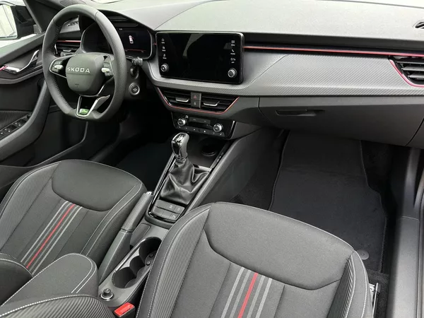 Škoda Kamiq 1.0TSi DSG Monte Carlo 116PS M - foto 42