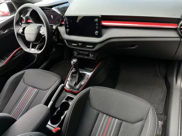 Škoda Fabia 1.0TSi Monte Carlo 116PS V.Coc - foto 34