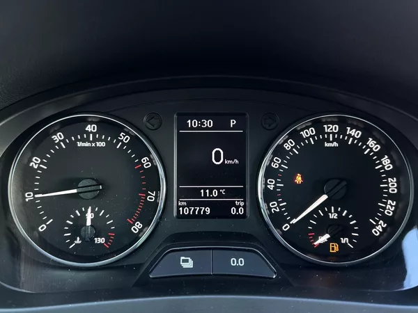 Škoda Rapid 1.4TSi DSG Spaceback USB Bi-Xe - foto 19