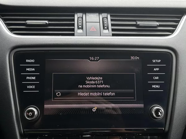 Škoda Octavia Combi 1.0TSi DSG Smartlink 2Z. - foto 24