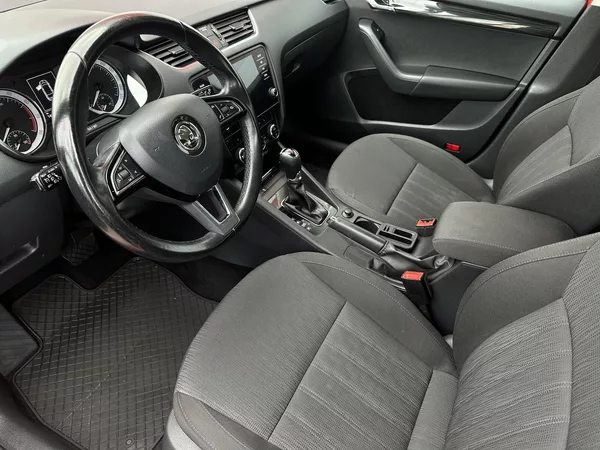 Škoda Octavia Combi 1.0TSi DSG Smartlink 2Z. - foto 9
