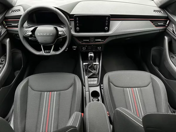 Škoda Kamiq 1.0TSi DSG Monte Carlo 116PS M - foto 32