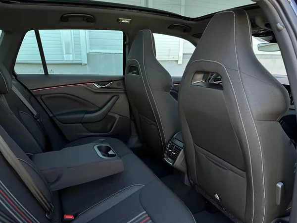 Škoda Kamiq 1.0TSi DSG Monte Carlo 116PS M - foto 38