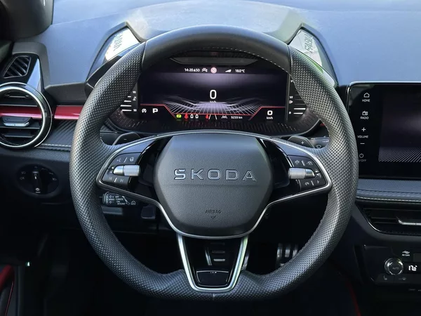 Škoda Kamiq 1.5TSi DSG Monte Carlo 150PS M - foto 22