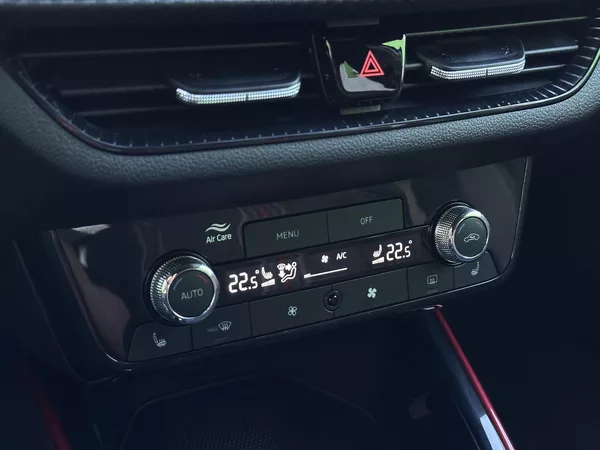Škoda Kamiq 1.5TSi DSG Monte Carlo 150PS M - foto 26