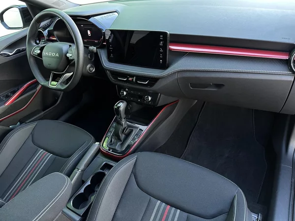 Škoda Kamiq 1.5TSi DSG Monte Carlo 150PS M - foto 42