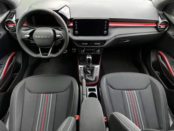 Škoda Fabia 1.0TSi DSG Monte Carlo 116PS B - foto 31