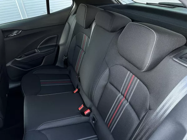 Škoda Fabia 1.0TSi DSG Monte Carlo 116PS B - foto 32