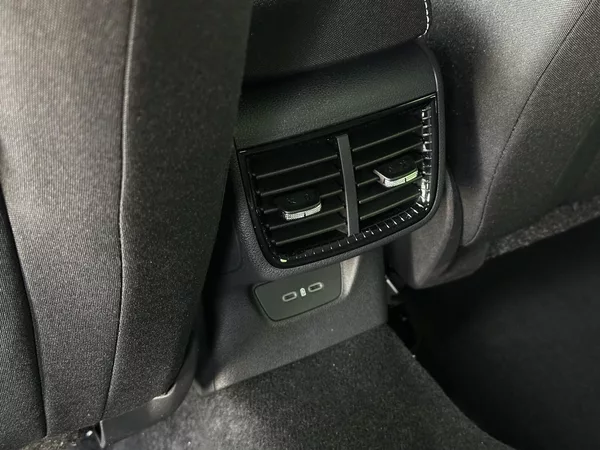 Škoda Fabia 1.0TSi DSG Monte Carlo 116PS B - foto 33