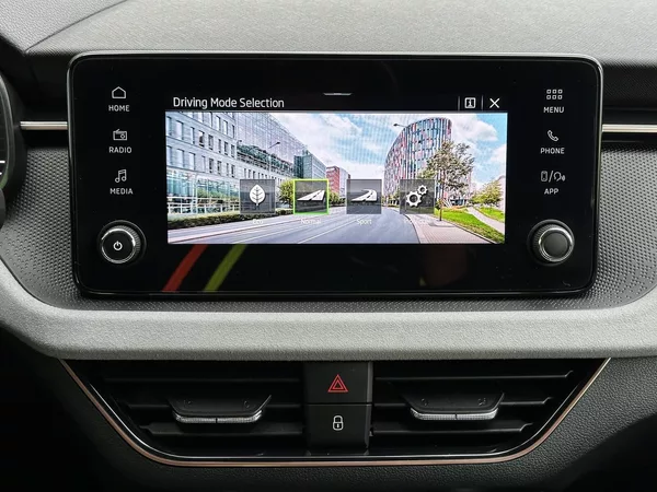 Škoda Scala 1.0TSi DSG 116PS LED V.Cockpit - foto 35