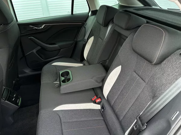 Škoda Scala 1.0TSi DSG 116PS LED V.Cockpit - foto 40