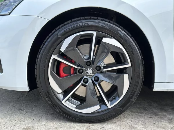 Škoda Fabia 1.0TSi DSG Monte Carlo 116PS B - foto 10