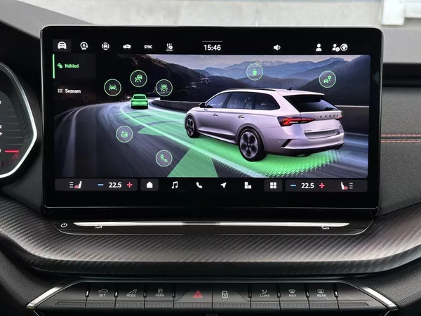 Škoda Fabia 1.0TSi DSG Monte Carlo 116PS B - foto 33