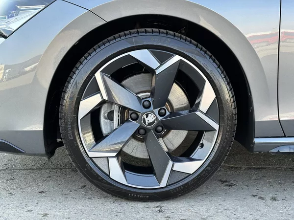 Škoda Superb 2.0TSi 4x4 DSG Sportline 265PS - foto 10