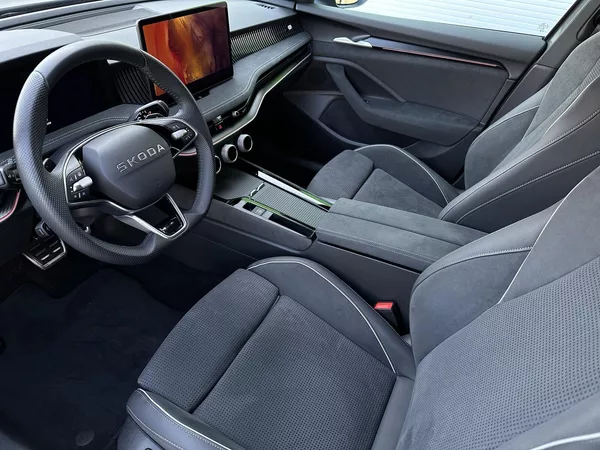Škoda Superb 2.0TSi 4x4 DSG Sportline 265PS - foto 13
