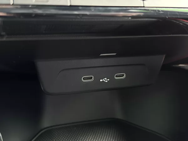 Škoda Fabia 1.0TSi DSG Monte Carlo 116PS B - foto 31
