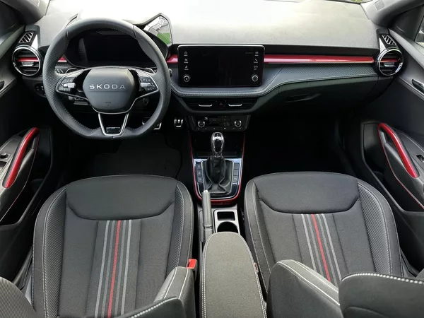 Škoda Fabia 1.0TSi DSG Monte Carlo 116PS B - foto 32