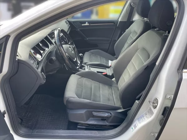 Volkswagen Golf 1,5 TSI Evo Highline - foto 7