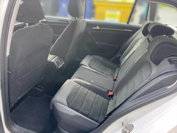Volkswagen Golf 1,5 TSI Evo Highline - foto 8