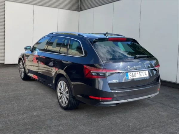 Škoda Superb 2,0 TDI 110 Style AT - foto 4