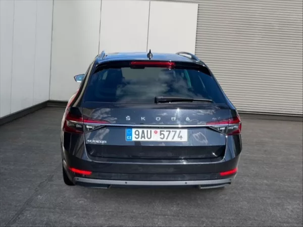 Škoda Superb 2,0 TDI 110 Style AT - foto 5