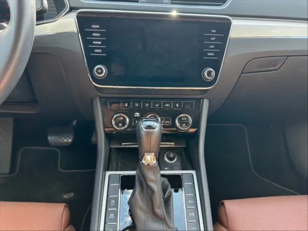 Škoda Superb 2,0 TDI 147 4x4 L&K Aut - foto 10