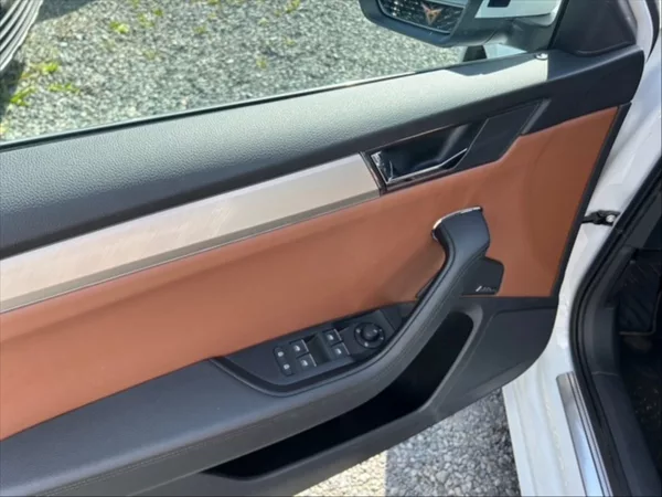 Škoda Superb 2,0 TDI 147 4x4 L&K Aut - foto 11