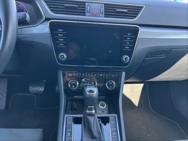 Škoda Superb 2,0 TSI 206 Style 4x4 AT - foto 10