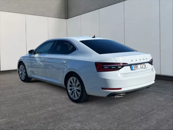 Škoda Superb 2,0 TSI 206 Style 4x4 AT - foto 4