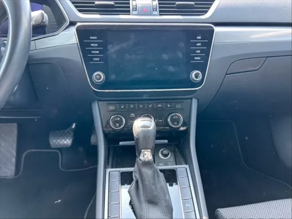 Škoda Superb 2,0 TDI Style AT - foto 10