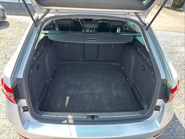 Škoda Superb 2,0 TDI Style AT - foto 6