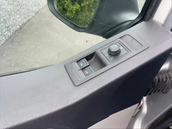 Volkswagen Transporter 2,0 TDI 75 KR - foto 11