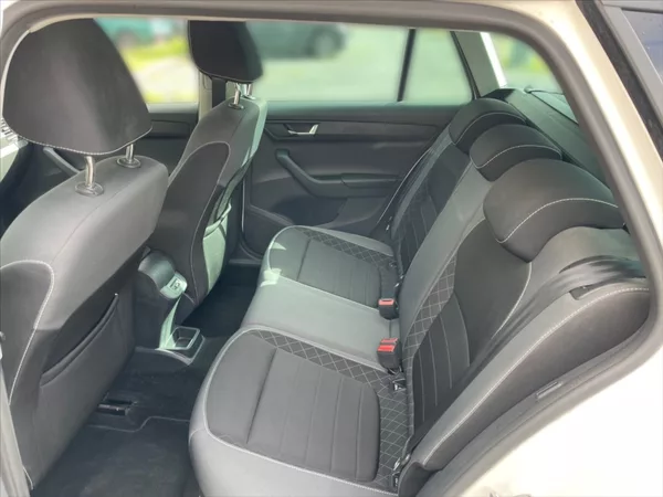 Škoda Fabia 1,0 TSI 70 Ambition - foto 8