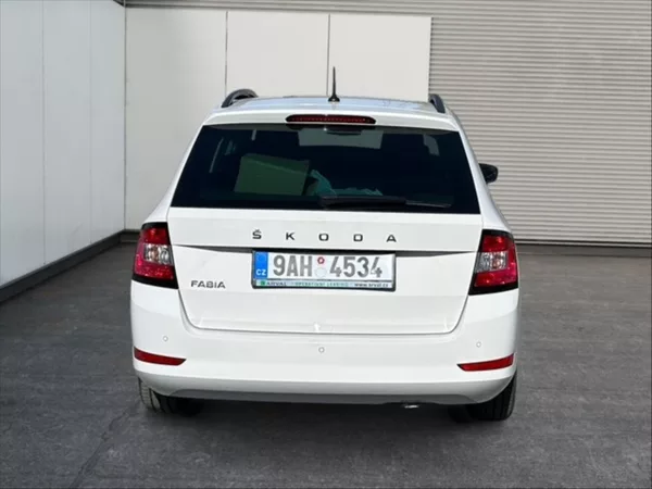 Škoda Fabia 1,0 TSI Ambition - foto 5