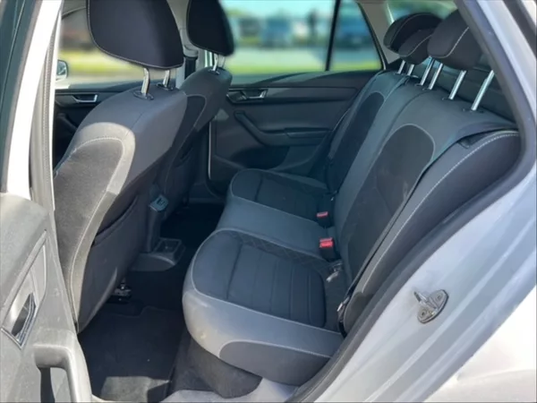 Škoda Fabia 1,0 TSI Ambition - foto 8