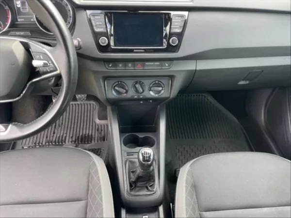 Škoda Fabia 1,0 TSI 70 Ambition - foto 10