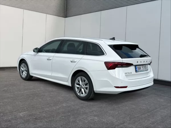 Škoda Octavia 2,0 TDI 85 Style - foto 4